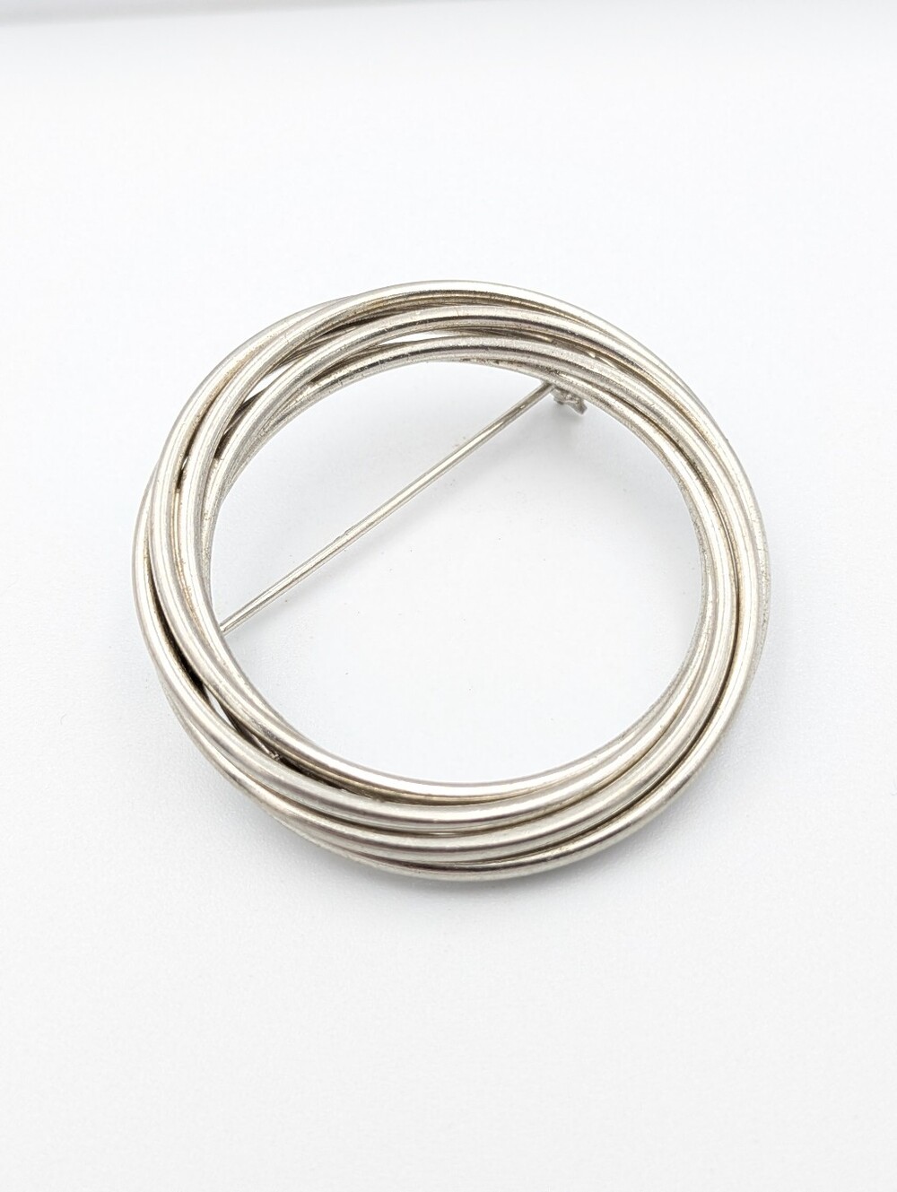 Vintage silver tone round brooch pin circle